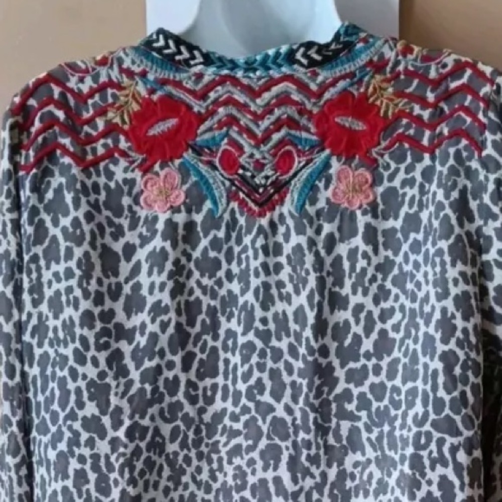 Johnny Was Biya heavily embroidered Navila silk blouse (oversized) NWT RARE - Picture 10 of 12